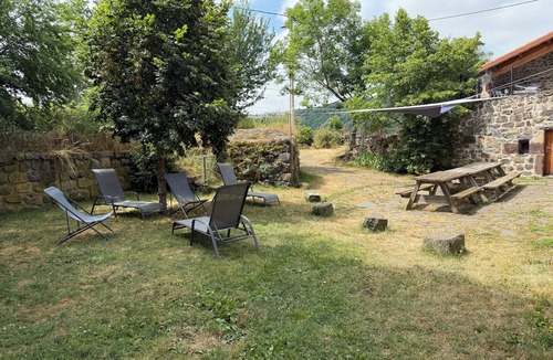 Arlempdes House | Gîte rural de Groupe - 3 épis " L'estaou " - 15 pers (19 sleeps) - Ecogîte