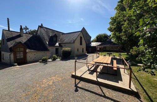 Maisoncelles-du-Maine House | Gîte rural spacieux avec piscine