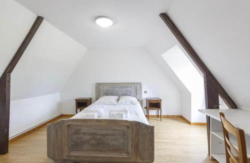 Maisoncelles-du-Maine House | Gîte rural spacieux avec piscine