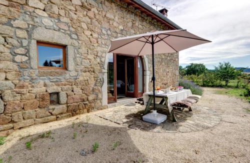 Les Salles House | Gîte rustique 6 pers avec cheminée et grand jardin, animaux acceptés - FR-1-496-61
