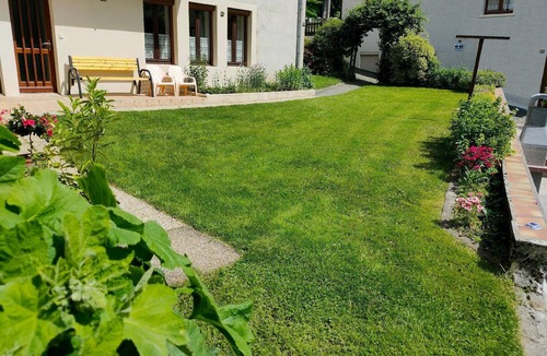 Foncine-le-Haut Apartment | Gîte Saine Montagne du Jura with Spa Sauna river