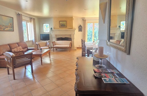 Beziers House | Gîte Saint Irénée - 3 bedroom house with swimming pool