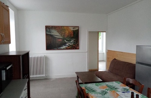 Murat-sur-Vebre Apartment | Gîte Saint-Jacques