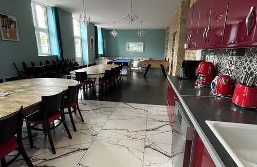 Ballon-Saint-Mars House | Gîte sleeps 26 (Ancienne Ecole)