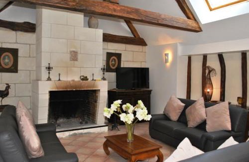 Azay-sur-Cher House | Gîte spacieux proche Tours, idéal pour familles - FR-1-381-359