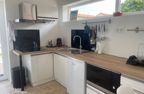 Bagard Cottage | Gîte Starck, 2 Chambres, Cuisine, Sdb, Cois Repas et Salon, Piscine