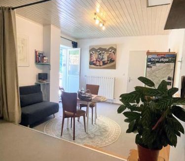 Pompierre-sur-Doubs House | Gîte Tan Rouge