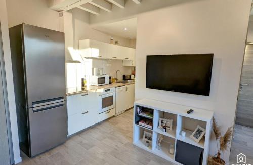 Olivet House | Gîte - Terrasse - Jardin - Soleil - Parking - Tram