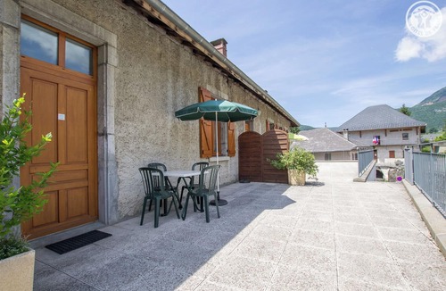Thoiry House | Gîte - THOIRY - Gîte