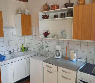 Labastide-sur-Besorgues Apartment | Gîte Tilleul Maison de Famille 3 à 6 pers