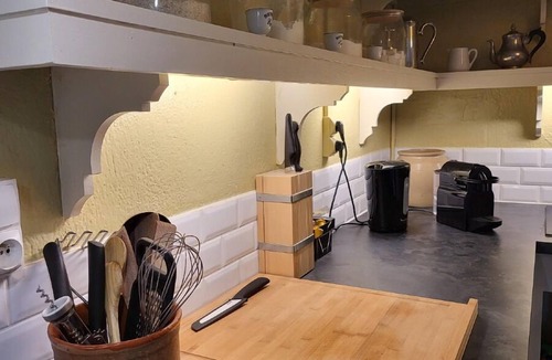 Saint-Julien-de-Civry Cottage | Gîte-Traditional-Ensuite