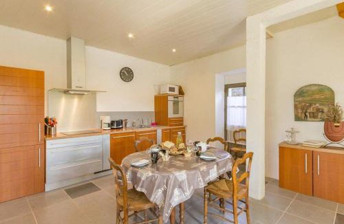 Monnieres House | Gîte typique au cœur de Monnières, proche Sèvre, jardin privatif, Wifi, idéal pour pêche et rando - FR-1-306-985