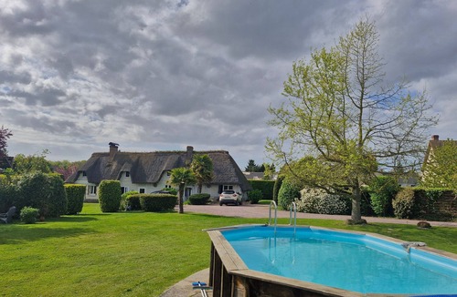 Fatouville-Grestain House | Gîte Vanille for 2–3 Guests, Near Honfleur with Pool