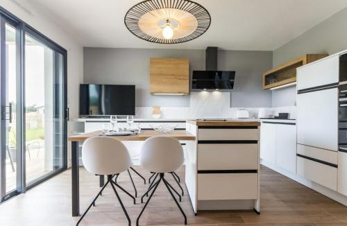 Prefailles House | Gîtes avec piscine chauffée, SPA, proche plage et commerces, jardin privatif et tout compris - FR-1-306-1207