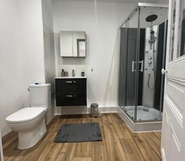 Givet Apartment | Gîtes by Hôtel Les Reflets Jaunes
