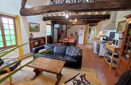 Saint-Martin-aux-Buneaux House | Gîtes de France® - La Chaumière des Bâtisses