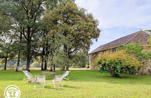 Peyrilles House | Gîtes de France® - Château de Ginard