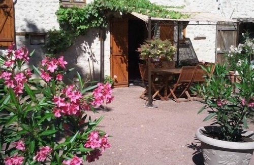 Poligny Cottage | Gîtes de la Fontaine Gargot for 7 people