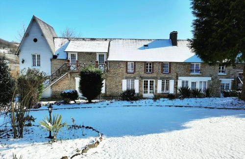 Clecy House | gîtes de la petite suisse