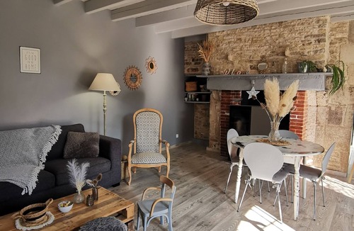 Rom House | Gîtes de la Roche Élie - "Chez Léonie