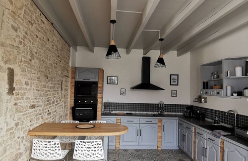 Rom House | Gîtes de la Roche Élie - "Chez Léonie