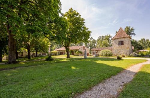 Nerac House | Gîtes de Pehillo - Piscine & vacances nature à Nérac