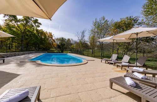 Nerac House | Gîtes de Pehillo - Piscine & vacances nature à Nérac
