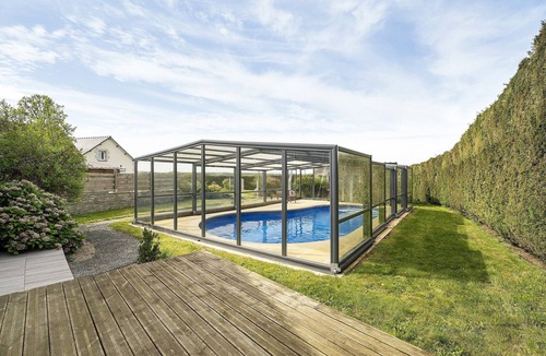 Jugon-les-Lacs-Commune-Nouvelle House | Gîtes des Lacs – L'oranger: Shared Pool, Sauna & Jacuzzi, Private Terrace, Wi-Fi
