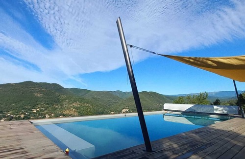 Castillon Cottage | Gîtes en Pleine Nature Dans un Hameau Authentique. Vue Exceptionnelle.piscine