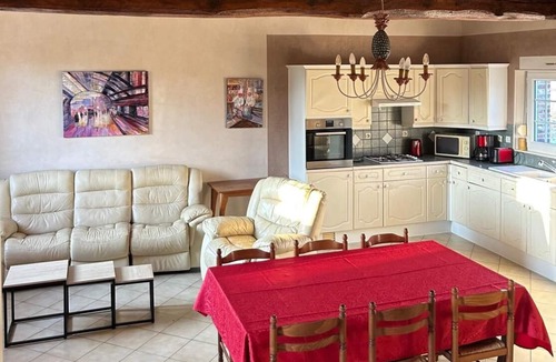 Canville-les-Deux-Eglises House | Gîtes de France® - Ferme du Tilleul
