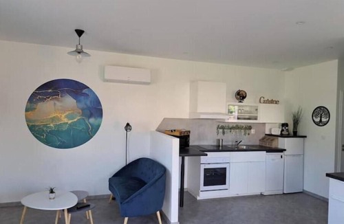 Saint-Medard-de-Guizieres Hotel | Gîtes À LA source "La Dronne" accommodation