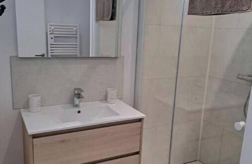 Saint-Medard-de-Guizieres Hotel | Gîtes À LA source "La Dronne" accommodation