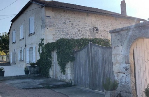 Sainte-Croix-de-Mareuil House | Gîtes La Grange
