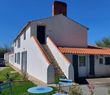 Saint-Urbain House | Gîtes Le Bois Berranger