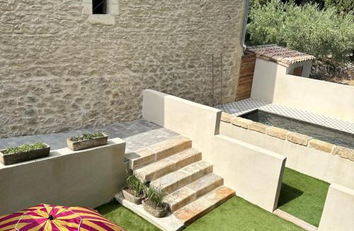 Aramon House | Gîtes Le Mas de la Vernède