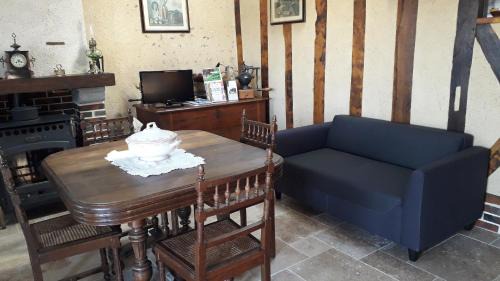 Saint-Jean-Froidmentel House | Gîtes les Terriers