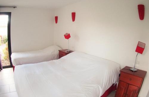 Asnelles Apartment | Gîtes "Plage" ou "Pieds dans l'Eau" en FRONT DE MER à Asnelles , 3km d'Arromanches, 10km de Bayeux