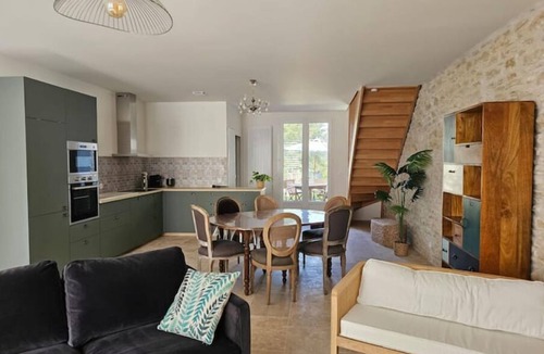 Vouzan House | Gîtes Pour 16 Personnes