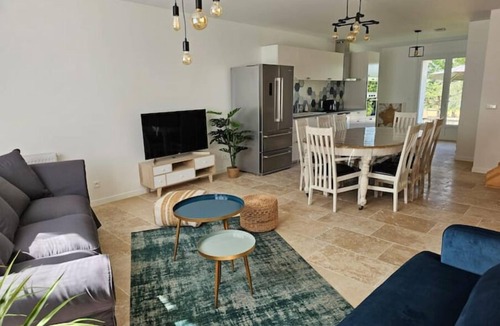 Vouzan House | Gîtes Pour 16 Personnes