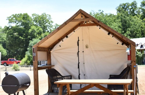 Sutherland Springs House | #G Son's Rio Cibolo - Glamping Cabin