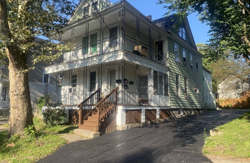 Syracuse House | (G1) 3 bdrm near Syracuse University and Destiny Mall!