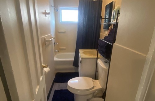 Syracuse House | (G1) 3 bdrm near Syracuse University and Destiny Mall!