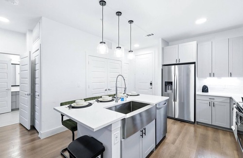 Fort Worth Condo | G36 Beautiful 2Bed-2Bath Condo by Traveller's Comfort in Downtown Fort Worth
