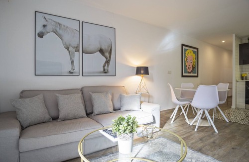 Les Corts Apartment | G53