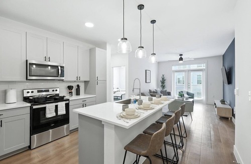 Fort Worth Condo | G68 2B Condo w/Pool, Gym&Golf-Sim by Traveller's Comfort in downtown Fort Worth