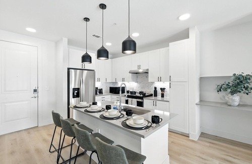 Fort Worth Condo | G95 Bright Condo W/Gym & Pool by Traveller's Comfort in Downtown Fort Worth