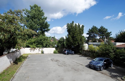 Bron House | Gab House