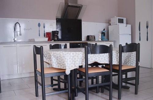 Castelsarrasin Bed & Breakfast | Gabin offers tranquility, comfort and independence for families and couples.