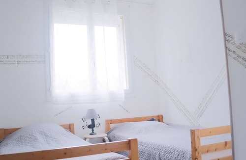 Castelsarrasin Bed & Breakfast | Gabin offers tranquility, comfort and independence for families and couples.