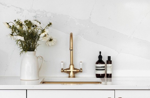 Holcombe House | Gable View